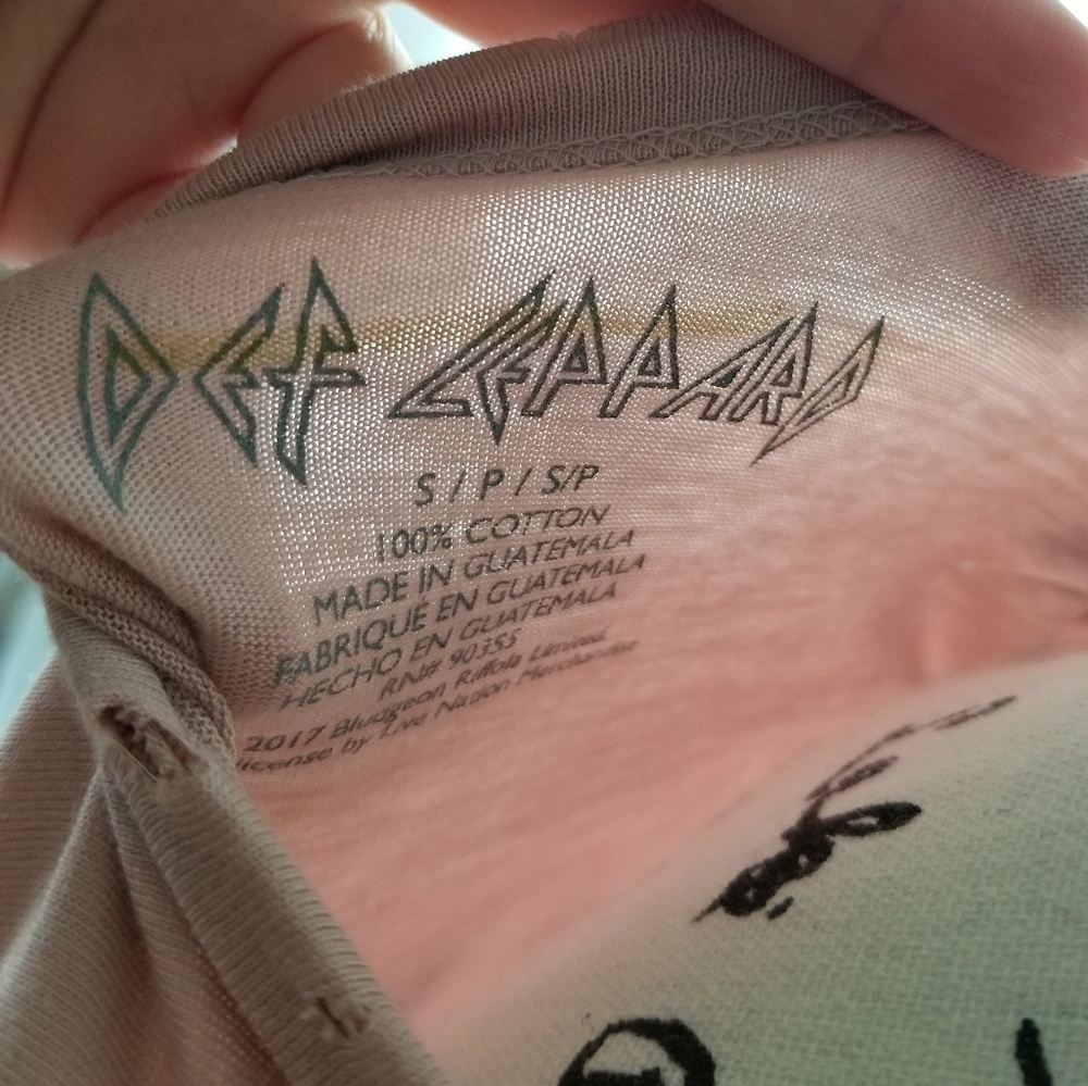 $7 Def Leppard top sz Small - Picture 5 of 5